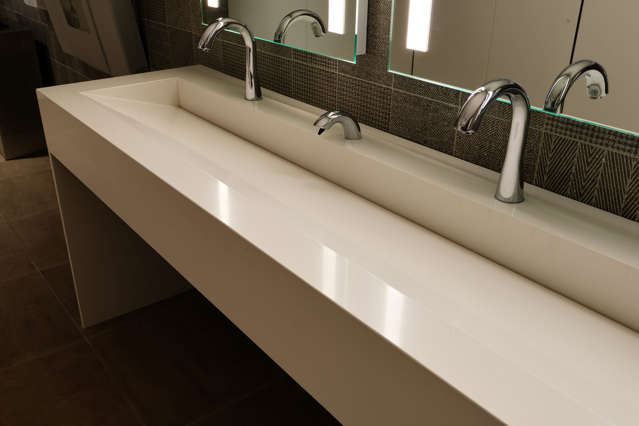 bathroom sink - countertop