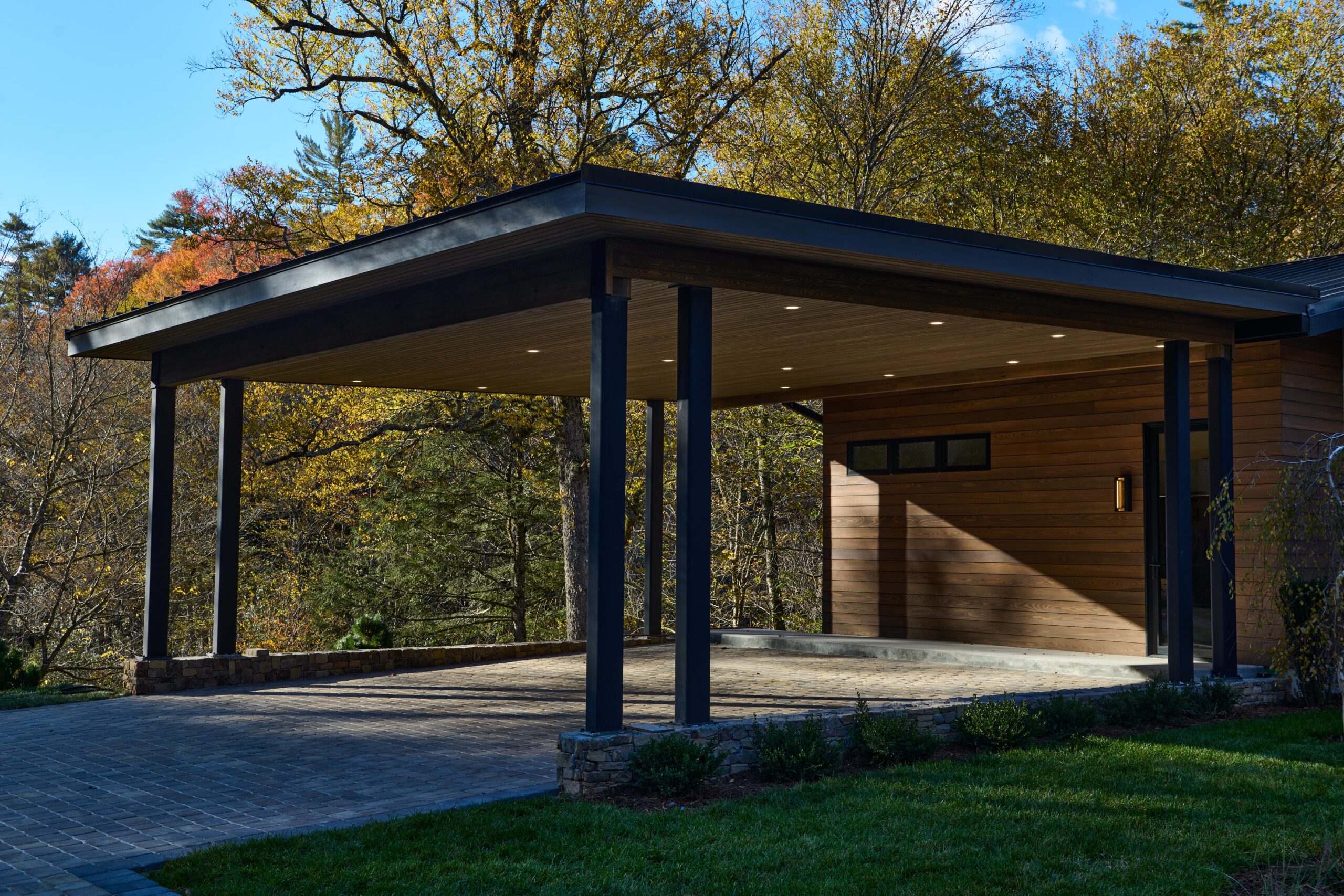 a_mirror_in_a_room_brdb_highlands_